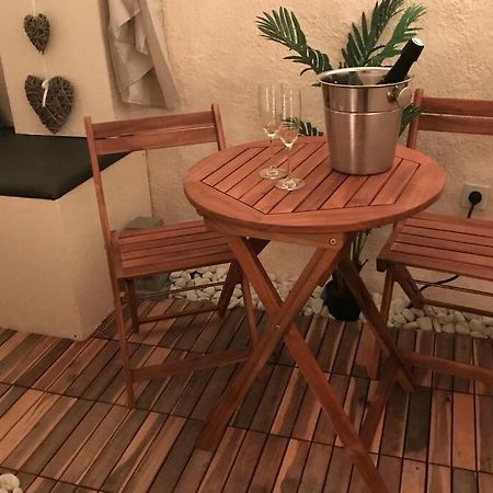 Les Secrets d'Alcôve, nuitées Romantiques avec SPA Aix-en-Provence Exterior foto