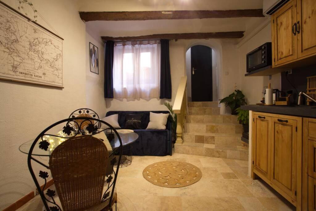 Les Secrets d'Alcôve, nuitées Romantiques avec SPA Aix-en-Provence Exterior foto